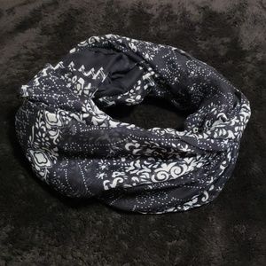 Infinity scarf